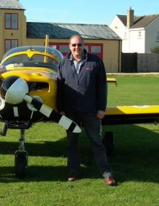 1 Ian Sheeley with plane